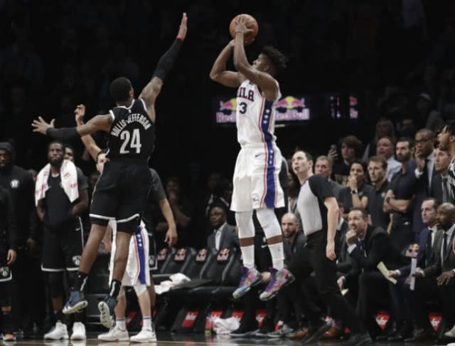  范弗里特超远压哨三分猛龙绝杀篮网夺胜  